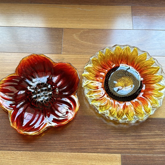 Pier 1 Imports Set of Floral Glass Plates - Picture 12 of 13